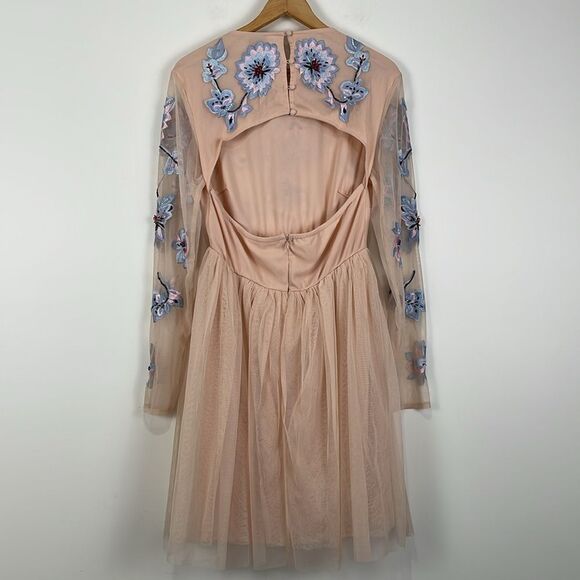 NWT ASOS Maternity Dress Size 8 Pink Embroidery Beaded Flowers Open Back Tulle - Picture 6 of 9